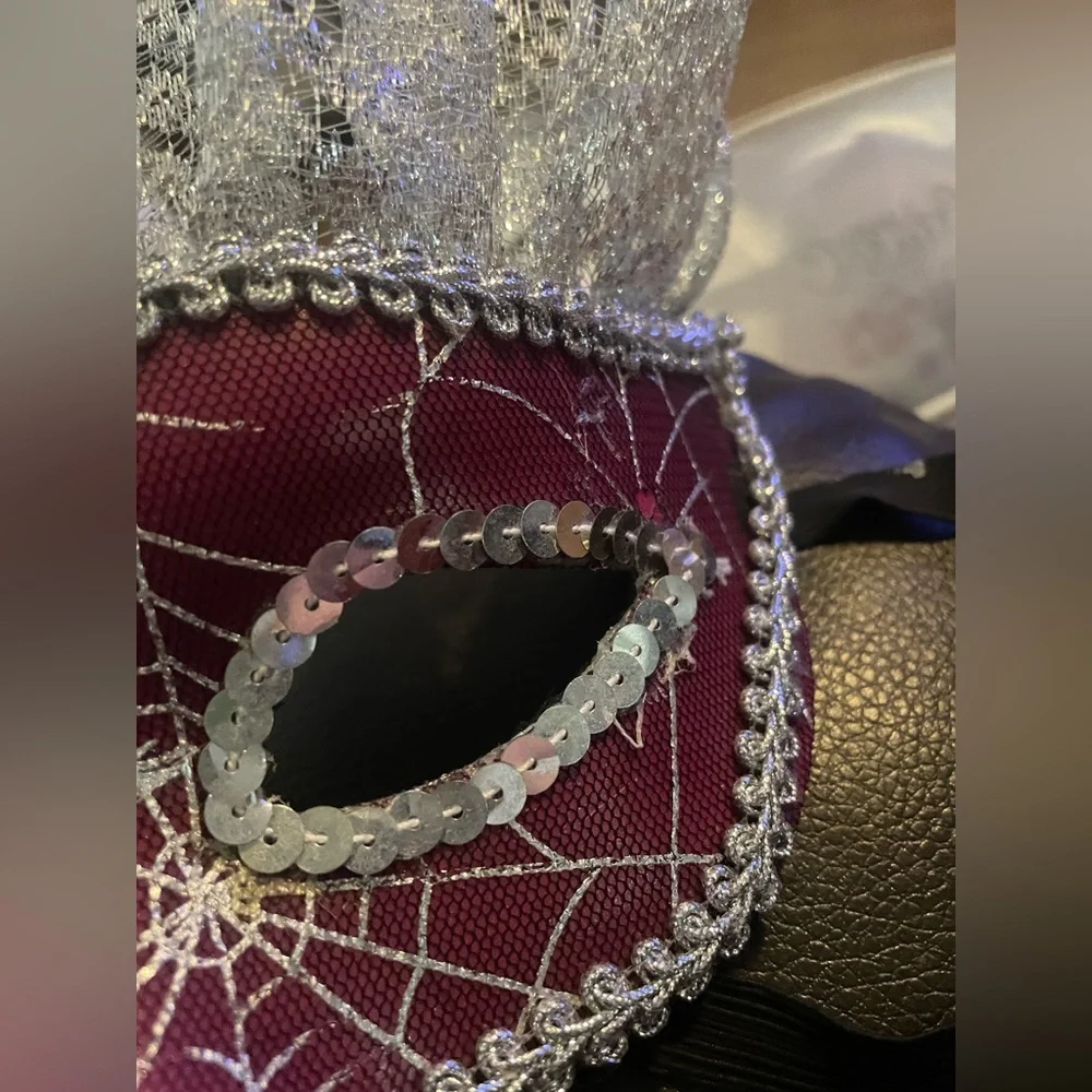 Purple & silver theatre mask masquerade, parties - Picture 3 of 6